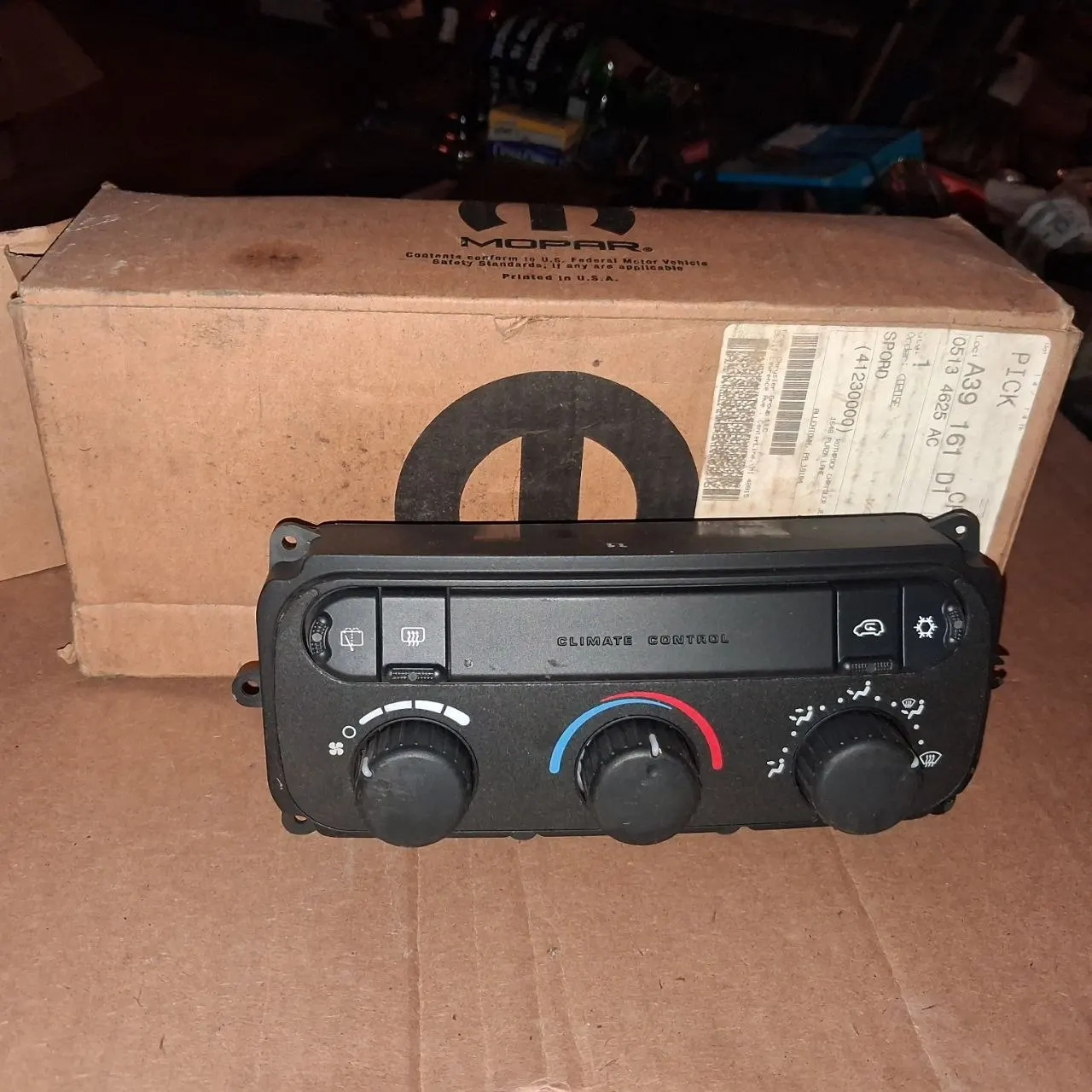 Mopar 05134625AC Climate Control 2.4 3.3 3.8 Town Country Caravan 04-07 NOS
